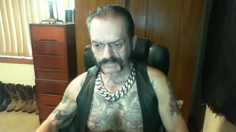 Snapshot of leathergreaser chatting on 31, 1, 2025 leathergreaser online show from 31, 1, 2025