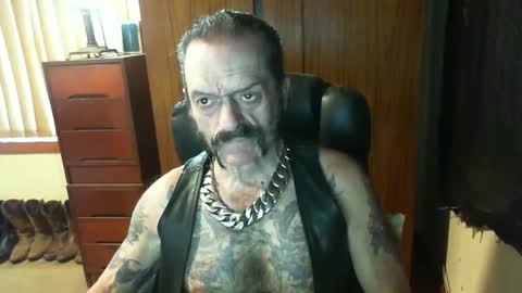 Snapshot of leathergreaser chatting on 2, 2, 2025 leathergreaser online show from 2, 2, 2025