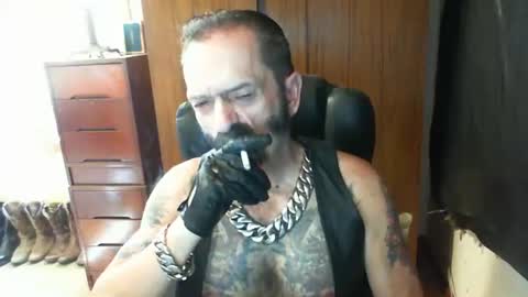 Snapshot of leathergreaser chatting on 3, 2, 2025 leathergreaser online show from 3, 2, 2025