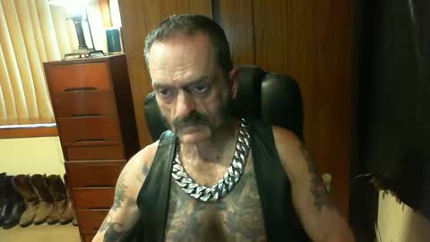 Snapshot of leathergreaser chatting on 9, 2, 2025 leathergreaser online show from 9, 2, 2025