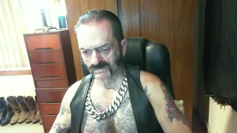 Snapshot of leathergreaser chatting on 9, 2, 2025 leathergreaser online show from 9, 2, 2025