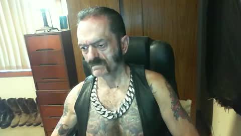 Snapshot of leathergreaser chatting on 10, 2, 2025 leathergreaser online show from 10, 2, 2025