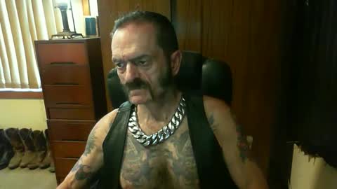Snapshot of leathergreaser chatting on 13, 2, 2025 leathergreaser online show from 13, 2, 2025