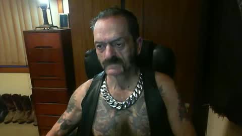 Snapshot of leathergreaser chatting on 14, 2, 2025 leathergreaser online show from 14, 2, 2025