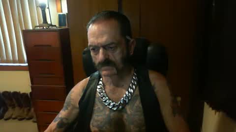 Snapshot of leathergreaser chatting on 15, 2, 2025 leathergreaser online show from 15, 2, 2025