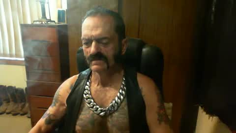 Snapshot of leathergreaser chatting on 17, 2, 2025 leathergreaser online show from 17, 2, 2025