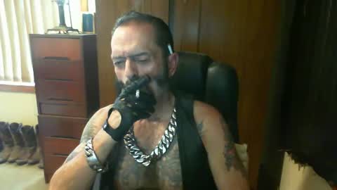 Snapshot of leathergreaser chatting on 18, 2, 2025 leathergreaser online show from 18, 2, 2025
