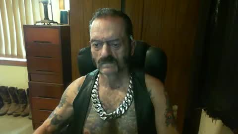 Snapshot of leathergreaser chatting on 18, 2, 2025 leathergreaser online show from 18, 2, 2025