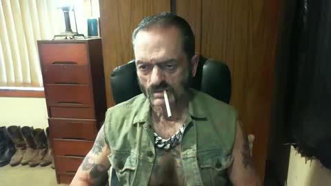 Snapshot of leathergreaser chatting on 23, 2, 2025 leathergreaser online show from 23, 2, 2025