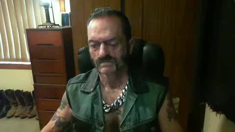 Snapshot of leathergreaser chatting on 25, 2, 2025 leathergreaser online show from 25, 2, 2025