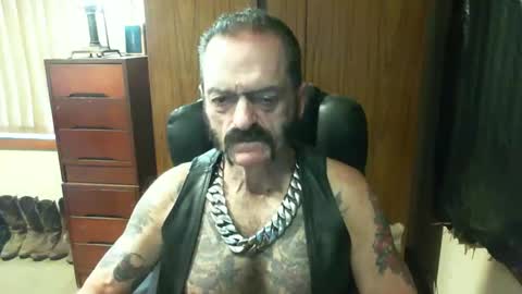 Snapshot of leathergreaser chatting on 26, 2, 2025 leathergreaser online show from 26, 2, 2025