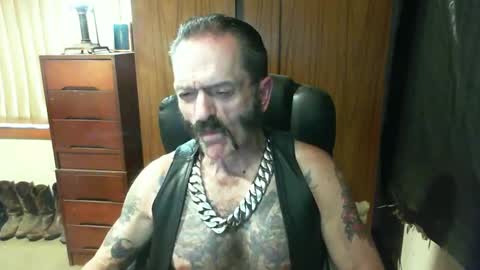 Snapshot of leathergreaser chatting on 1, 3, 2025 leathergreaser online show from 1, 3, 2025