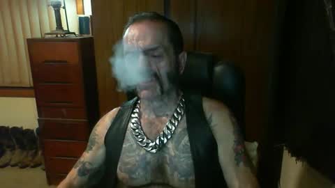 Snapshot of leathergreaser chatting on 1, 3, 2025 leathergreaser online show from 1, 3, 2025