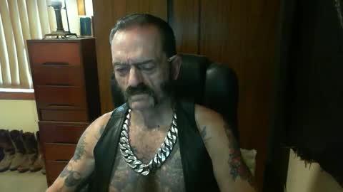 Snapshot of leathergreaser chatting on 2, 3, 2025 leathergreaser online show from 2, 3, 2025