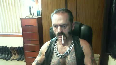 Snapshot of leathergreaser chatting on 4, 3, 2025 leathergreaser online show from 4, 3, 2025