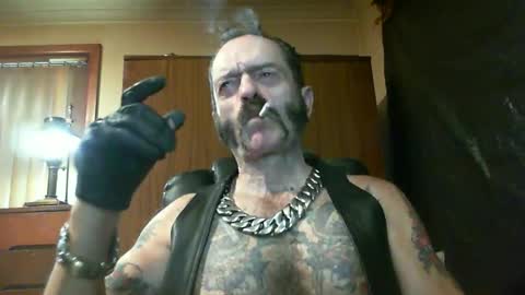 Snapshot of leathergreaser chatting on 5, 3, 2025 leathergreaser online show from 5, 3, 2025