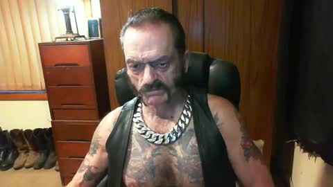 Snapshot of leathergreaser chatting on 9, 3, 2025 leathergreaser online show from 9, 3, 2025