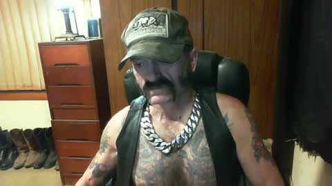 Snapshot of leathergreaser chatting on 10, 3, 2025 leathergreaser online show from 10, 3, 2025