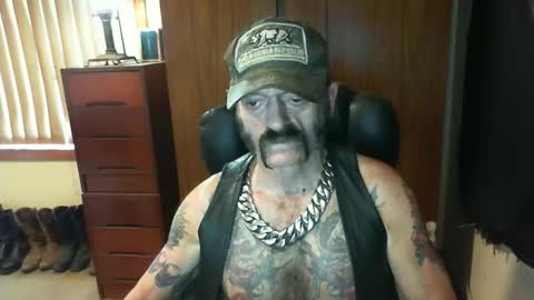 Snapshot of leathergreaser chatting on 10, 3, 2025 leathergreaser online show from 10, 3, 2025