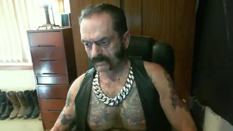 Snapshot of leathergreaser chatting on 12, 3, 2025 leathergreaser online show from 12, 3, 2025