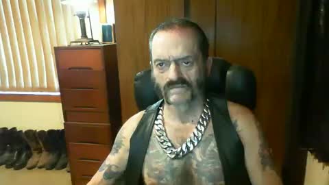 Snapshot of leathergreaser chatting on 12, 3, 2025 leathergreaser online show from 12, 3, 2025