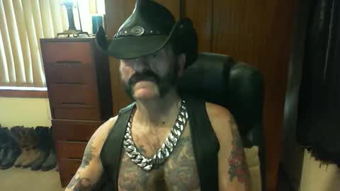 Snapshot of leathergreaser chatting on 13, 9, 2025 leathergreaser online show from 13, 9, 2025