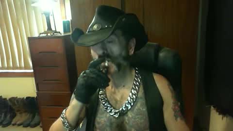 Snapshot of leathergreaser chatting on 15, 9, 2025 leathergreaser online show from 15, 9, 2025