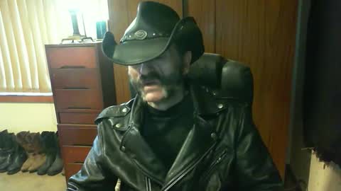 Snapshot of leathergreaser chatting on 21, 9, 2025 leathergreaser online show from 21, 9, 2025