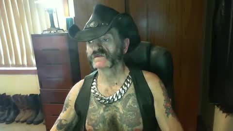 Snapshot of leathergreaser chatting on 25, 9, 2025 leathergreaser online show from 25, 9, 2025