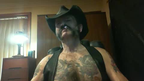 Snapshot of leathergreaser chatting on 28, 9, 2025 leathergreaser online show from 28, 9, 2025