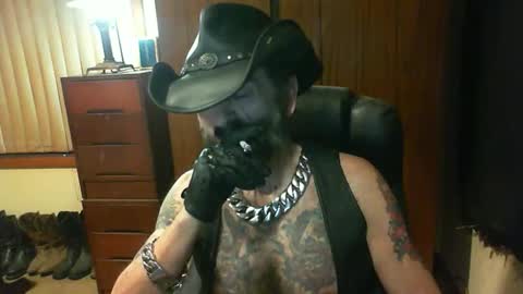 Snapshot of leathergreaser chatting on 1, 10, 2025 leathergreaser online show from 1, 10, 2025