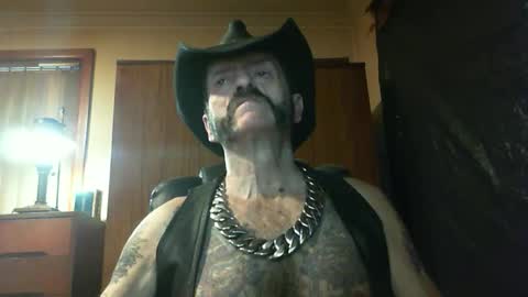 Snapshot of leathergreaser chatting on 31, 10, 2025 leathergreaser online show from 31, 10, 2025