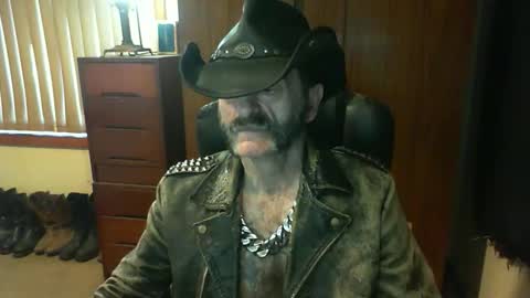 Snapshot of leathergreaser chatting on 23, 11, 2025 leathergreaser online show from 23, 11, 2025