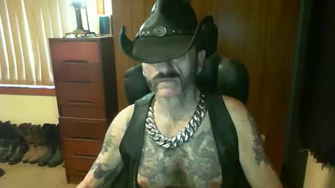 Snapshot of leathergreaser chatting on 27, 11, 2025 leathergreaser online show from 27, 11, 2025