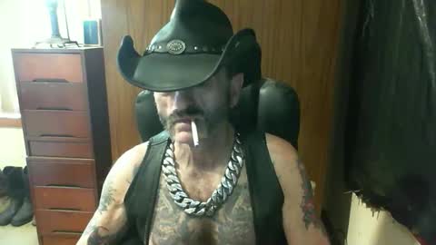 Snapshot of leathergreaser chatting on 29, 11, 2025 leathergreaser online show from 29, 11, 2025
