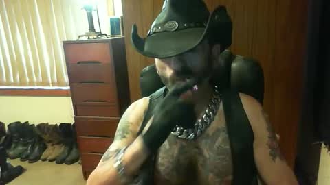 Snapshot of leathergreaser chatting on 30, 11, 2025 leathergreaser online show from 30, 11, 2025
