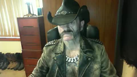 Snapshot of leathergreaser chatting on 1, 12, 2025 leathergreaser online show from 1, 12, 2025