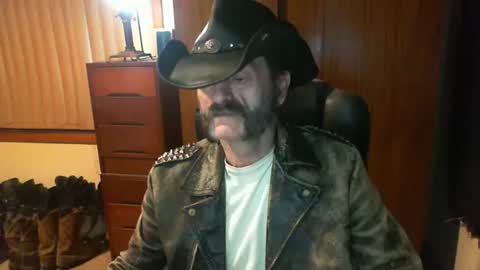 Snapshot of leathergreaser chatting on 13, 6, 2026 leathergreaser online show from 13, 6, 2026