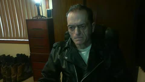 Snapshot of leathergreaser chatting on 17, 6, 2026 leathergreaser online show from 17, 6, 2026