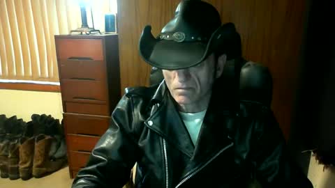 Snapshot of leathergreaser chatting on 7, 7, 2026 leathergreaser online show from 7, 7, 2026