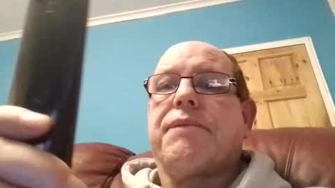 Snapshot of leatherpants68 chatting on 17, 12, 2025 leatherpants68 online show from 17, 12, 2025