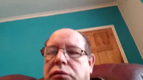 Snapshot of leatherpants68 chatting on 20, 12, 2025 leatherpants68 online show from 20, 12, 2025