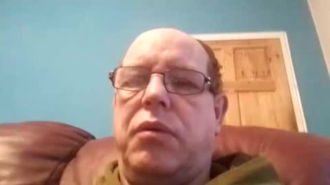 Snapshot of leatherpants68 chatting on 23, 12, 2025 leatherpants68 online show from 23, 12, 2025