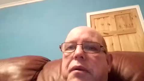 Snapshot of leatherpants68 chatting on 8, 1, 2026 leatherpants68 online show from 8, 1, 2026