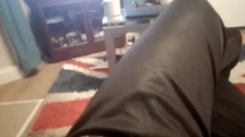 Snapshot of leatherpants68 chatting on 9, 1, 2026 leatherpants68 online show from 9, 1, 2026