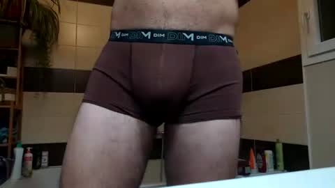 Snapshot of lebrun1985 chatting on 22, 12, 2025 lebrun1985 online show from 22, 12, 2025