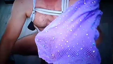 Snapshot of lechiffre1205 chatting on 23, 11, 2025 Michel online show from 23, 11, 2025