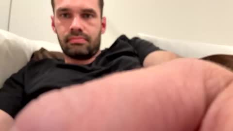 Snapshot of leexxx_69 chatting on 28, 10, 2025 leexxx_69 online show from 28, 10, 2025