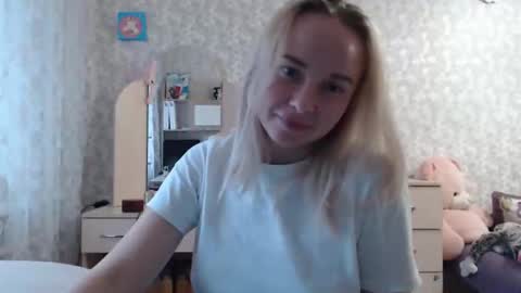Snapshot of leggywily25 chatting on 21, 10, 2025 leggywily25 online show from 21, 10, 2025
