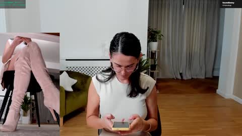 Elle  online show from 27, 9, 2025